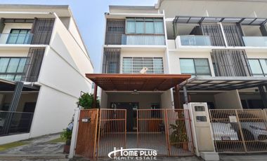 For sale 4 Beds townhouse in Lat Phrao, Bangkok