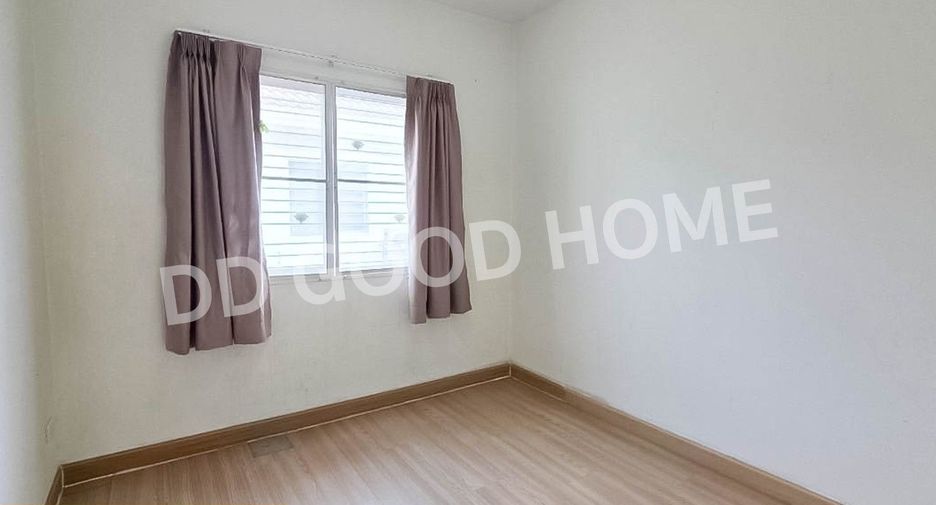 For sale 3 bedrooms townhouse in Thung Khru, Bangkok
