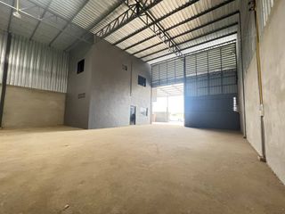 For rent 4 Beds warehouse in Lam Luk Ka, Pathum Thani