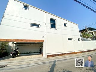 For sale 1 bed townhouse in Phaya Thai, Bangkok