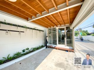 For sale 1 bed townhouse in Phaya Thai, Bangkok