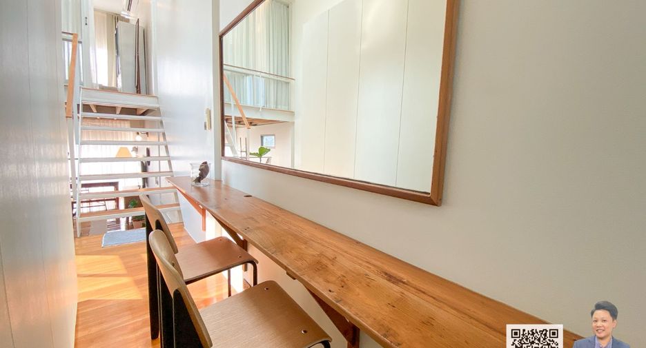 For sale 1 bed townhouse in Phaya Thai, Bangkok