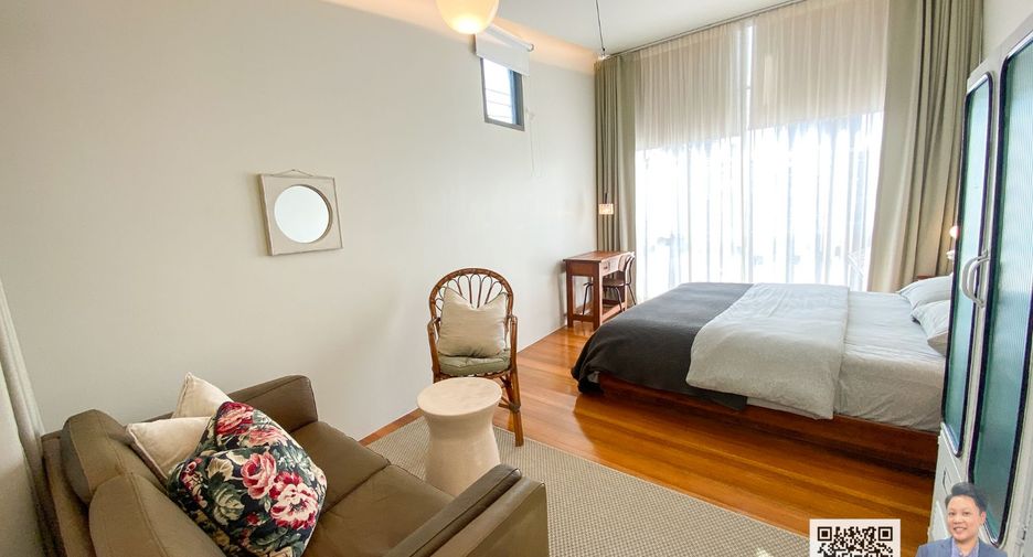 For sale 1 bed townhouse in Phaya Thai, Bangkok