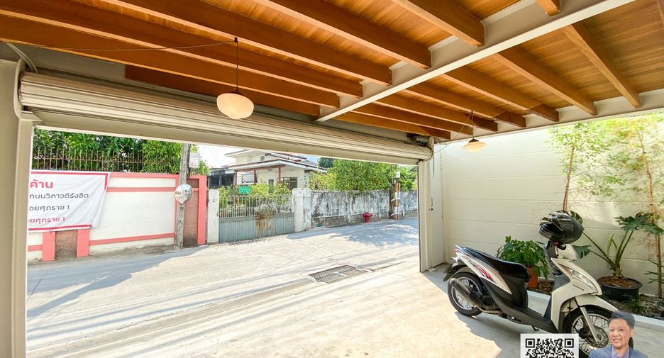 For sale 1 bed townhouse in Phaya Thai, Bangkok