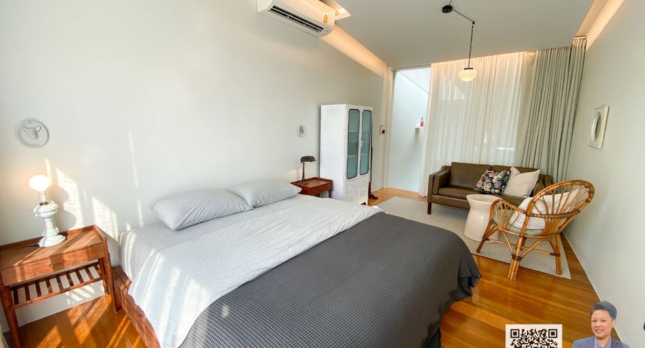 For sale 1 bed townhouse in Phaya Thai, Bangkok