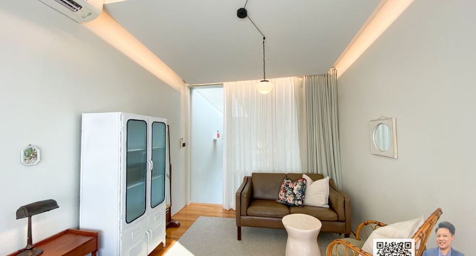 For sale 1 bed townhouse in Phaya Thai, Bangkok
