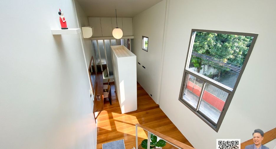 For sale 1 bed townhouse in Phaya Thai, Bangkok