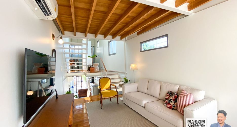 For sale 1 bed townhouse in Phaya Thai, Bangkok