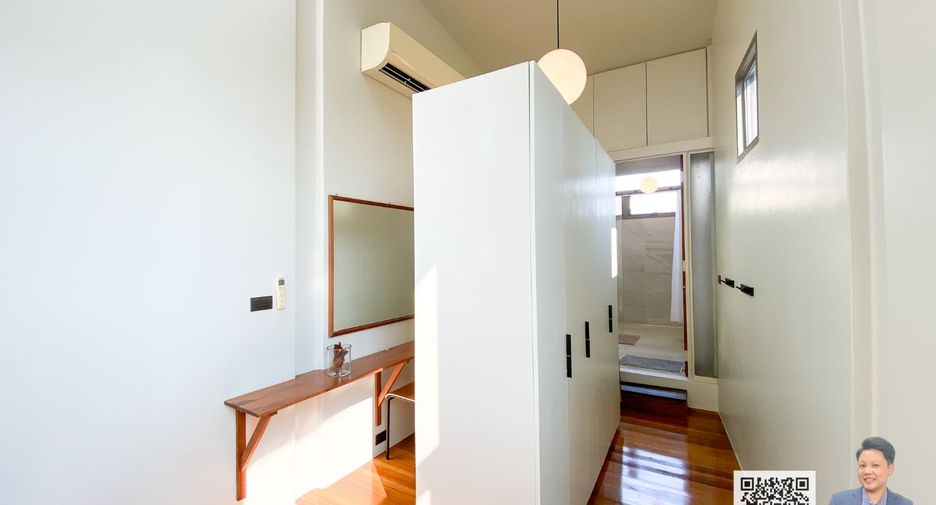 For sale 1 bed townhouse in Phaya Thai, Bangkok