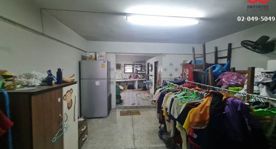 For sale 4 bed apartment in Phasi Charoen, Bangkok
