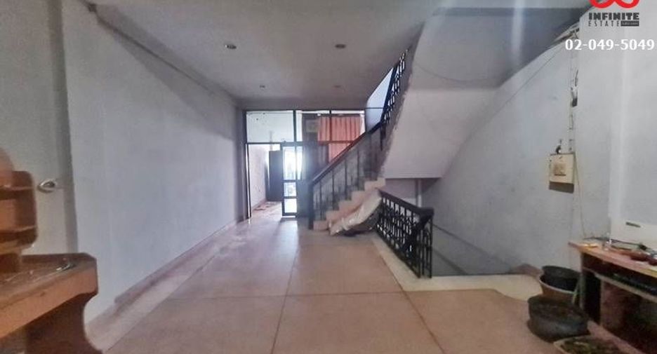 For sale 4 bed apartment in Phasi Charoen, Bangkok