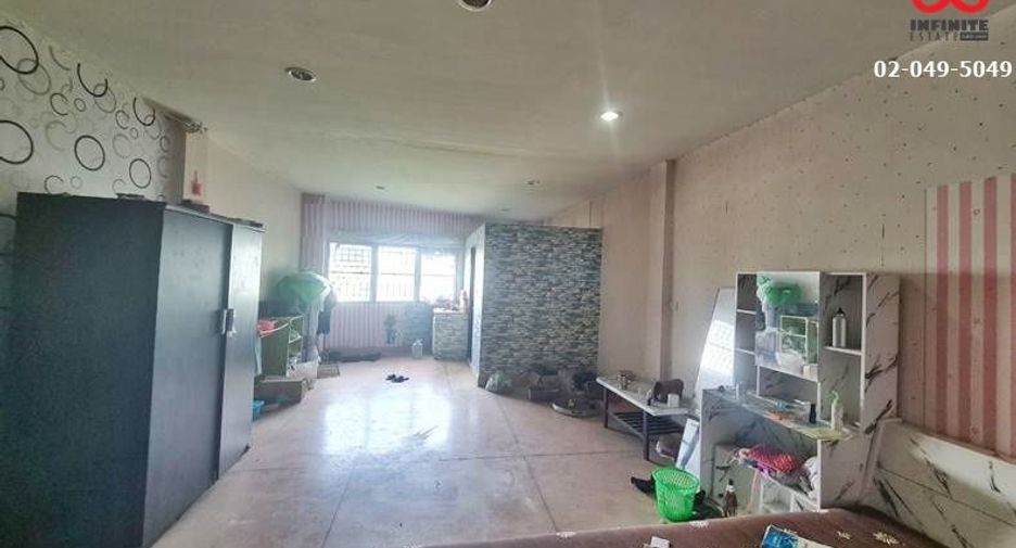 For sale 4 bed apartment in Phasi Charoen, Bangkok