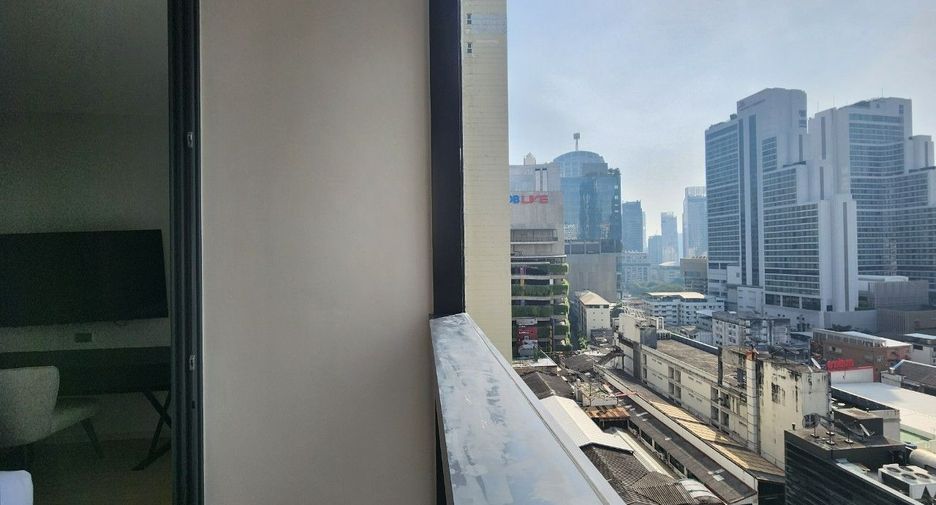 For rent 3 ベッドルーム serviced apartment in Khlong Toei, Bangkok