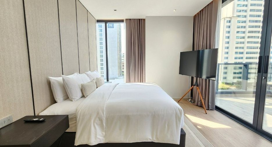 For rent 3 ベッドルーム serviced apartment in Khlong Toei, Bangkok