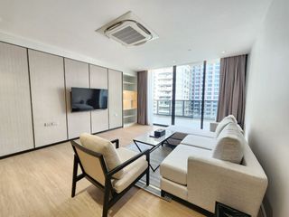 À louer 3 chambres appartement avec services à Khlong Toei, Bangkok