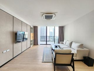 À louer 3 chambres appartement avec services à Khlong Toei, Bangkok