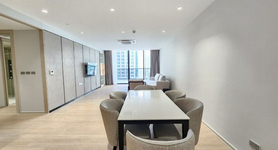 For rent 3 ベッドルーム serviced apartment in Khlong Toei, Bangkok