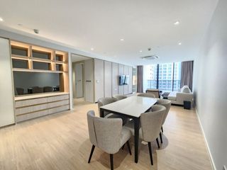 À louer 3 chambres appartement avec services à Khlong Toei, Bangkok