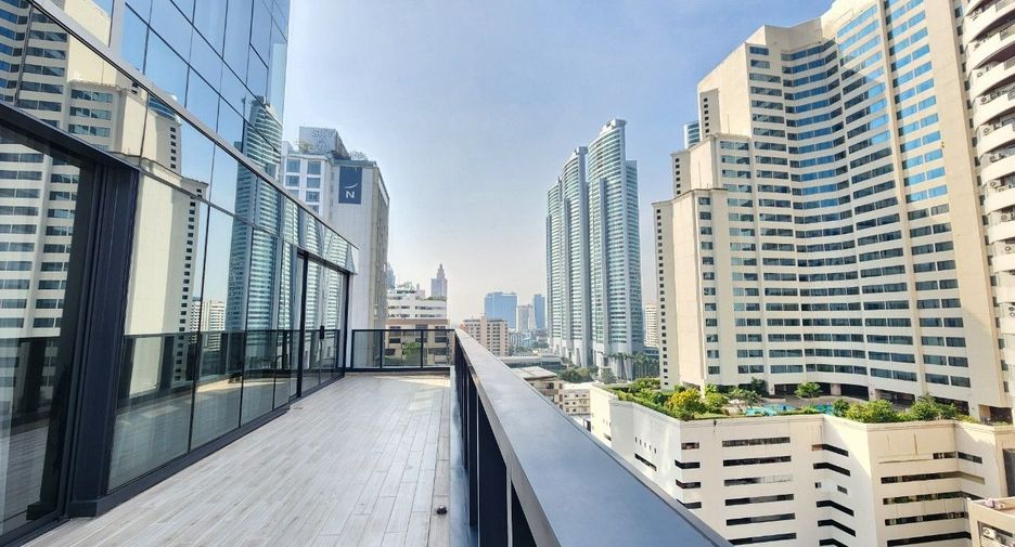 For rent 3 ベッドルーム serviced apartment in Khlong Toei, Bangkok