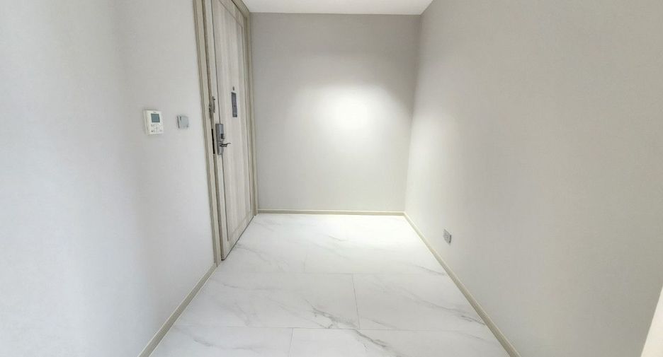For rent 3 ベッドルーム serviced apartment in Khlong Toei, Bangkok