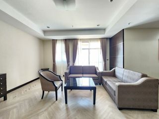 À louer 3 chambres appartement avec services à Khlong Toei, Bangkok