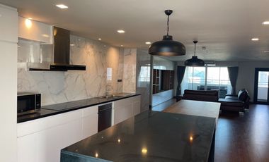 For sale 3 bed condo in Watthana, Bangkok