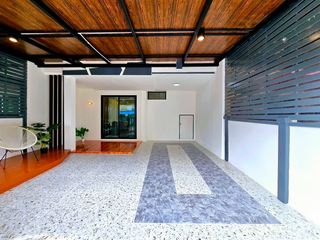 For sale 4 bed townhouse in Khlong Sam Wa, Bangkok