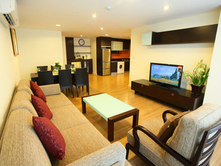 For rent 2 bed serviced apartment in Pathum Wan, Bangkok