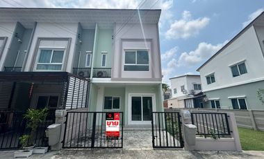 For sale 3 bed townhouse in Nong Khaem, Bangkok
