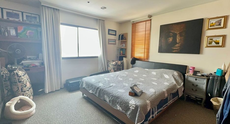 For sale 3 bed condo in Watthana, Bangkok