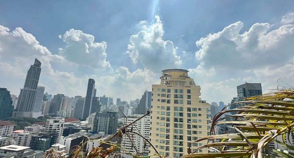 For sale 3 bed condo in Watthana, Bangkok