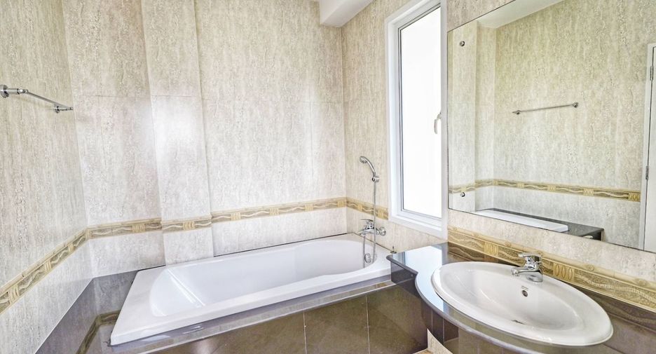 For sale 3 bedrooms house in Prawet, Bangkok