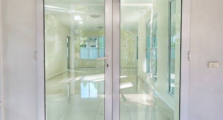 For sale 3 bedrooms house in Prawet, Bangkok