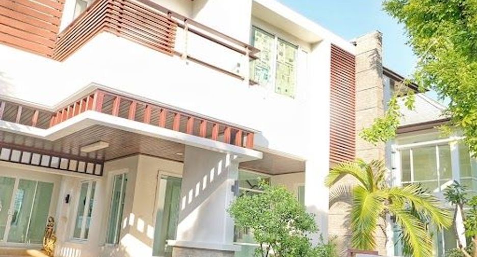For sale 3 bedrooms house in Prawet, Bangkok