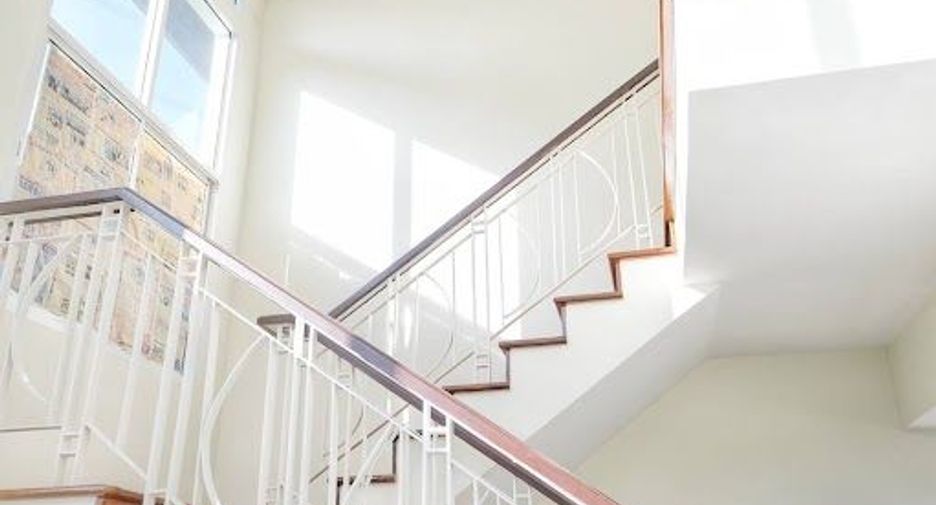 For sale 3 bedrooms house in Prawet, Bangkok