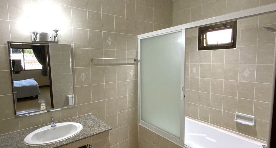 For rent 3 bedrooms house in Bang Lamung, Chonburi