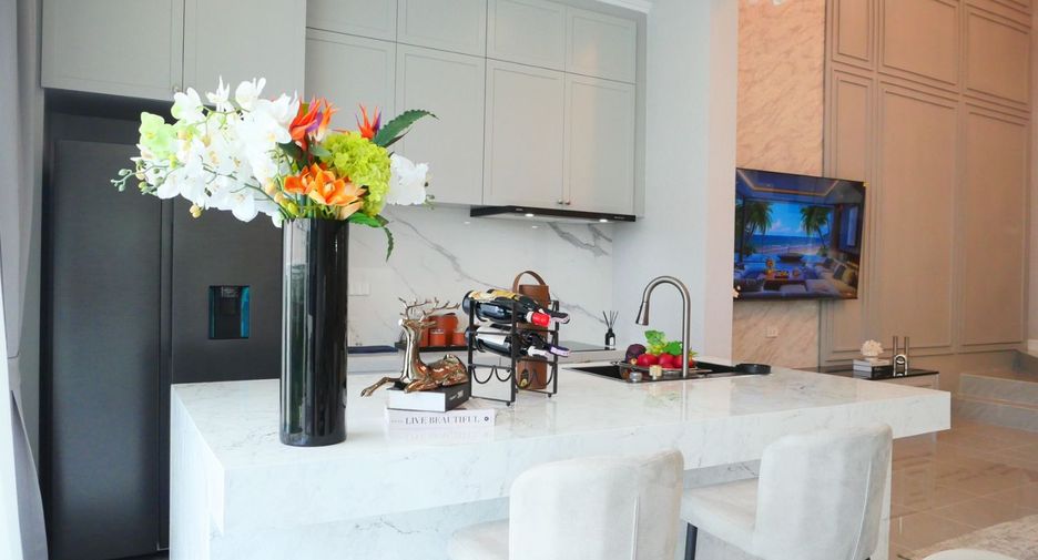 For sale 4 ベッドルーム villa in Bang Lamung, Chonburi