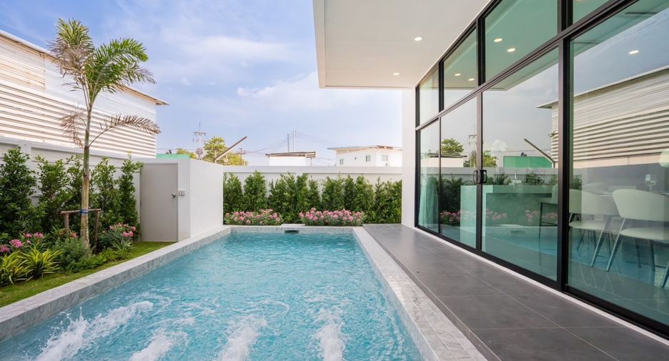 For sale 4 ベッドルーム villa in Bang Lamung, Chonburi