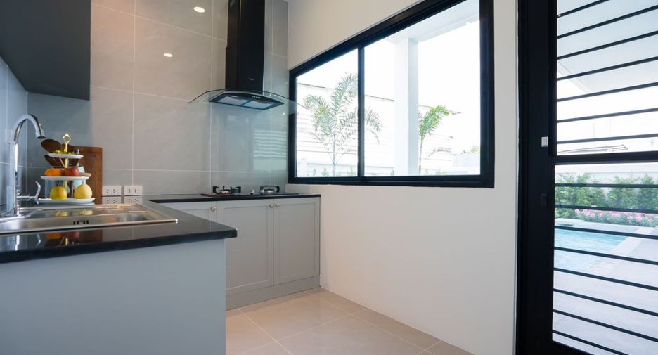 For sale 4 ベッドルーム villa in Bang Lamung, Chonburi