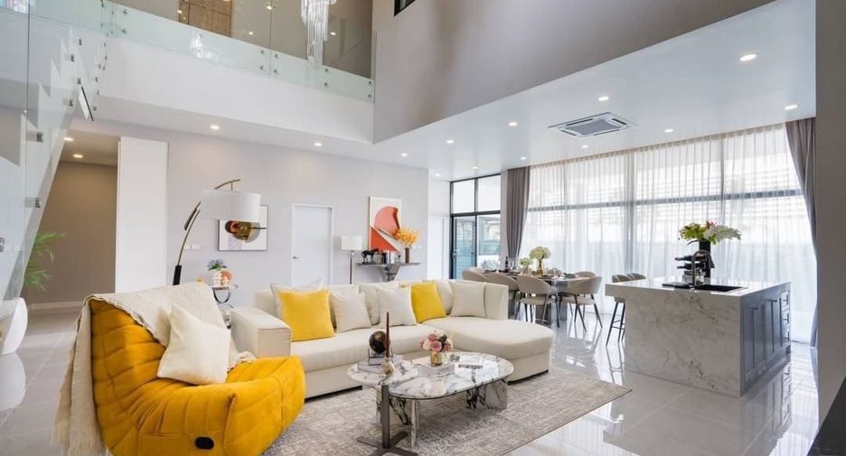 For sale 4 ベッドルーム villa in Bang Lamung, Chonburi