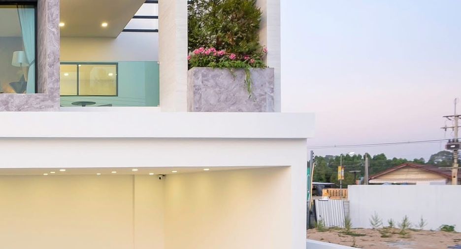 For sale 4 ベッドルーム villa in Bang Lamung, Chonburi