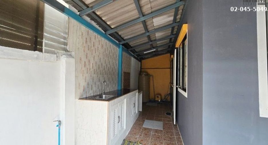 For sale 3 Beds townhouse in Lam Luk Ka, Pathum Thani