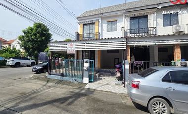For sale 3 Beds townhouse in Lam Luk Ka, Pathum Thani