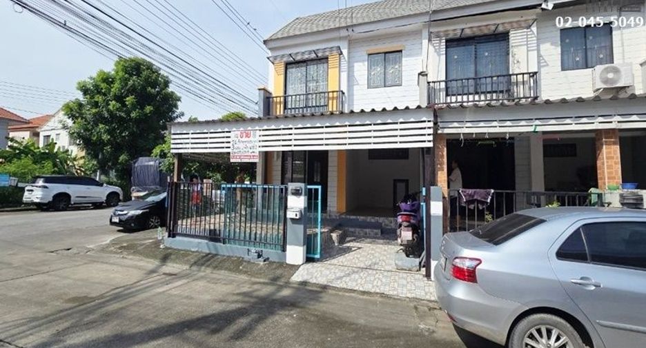 For sale 3 Beds townhouse in Lam Luk Ka, Pathum Thani
