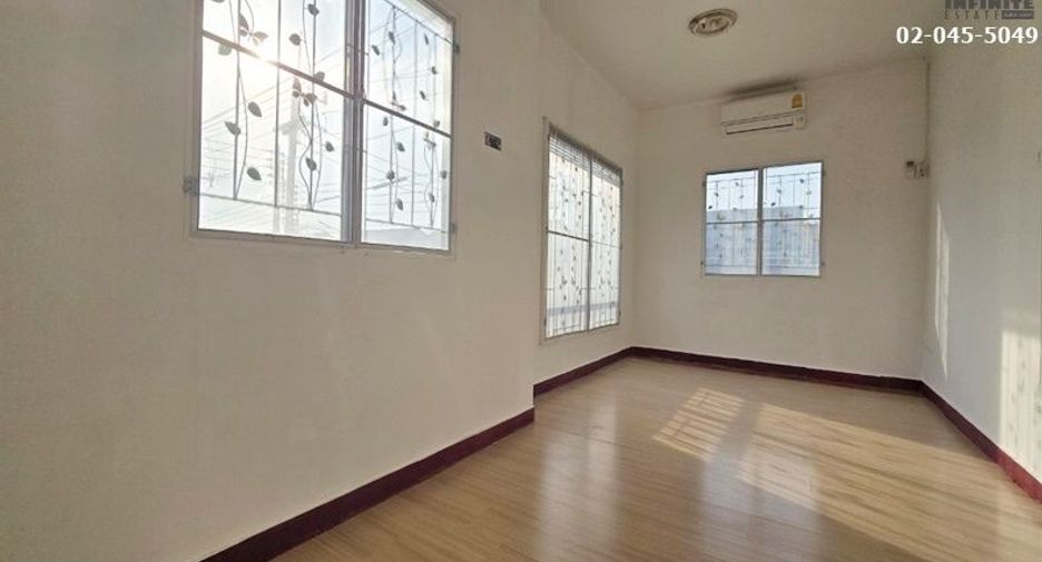 For sale 3 Beds townhouse in Lam Luk Ka, Pathum Thani