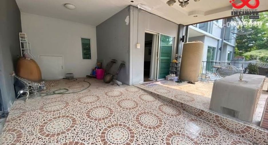 For sale 3 Beds townhouse in Lam Luk Ka, Pathum Thani