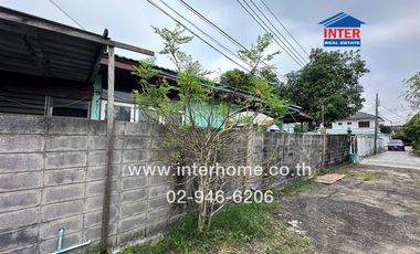 For sale 3 Beds house in Phra Khanong, Bangkok