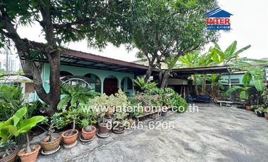For sale 3 Beds house in Phra Khanong, Bangkok