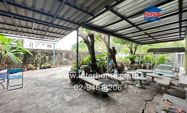 For sale 3 Beds house in Phra Khanong, Bangkok