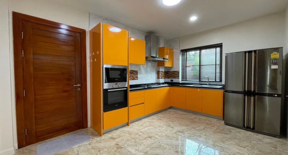 For rent 3 bedrooms villa in Bang Lamung, Chonburi
